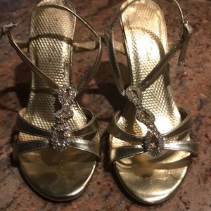 Gold 4 inch heel with rhinestone